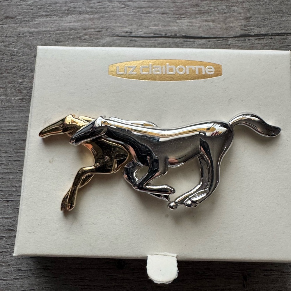 Liz Claiborne- brooch. never used. - Picture 3 of 6